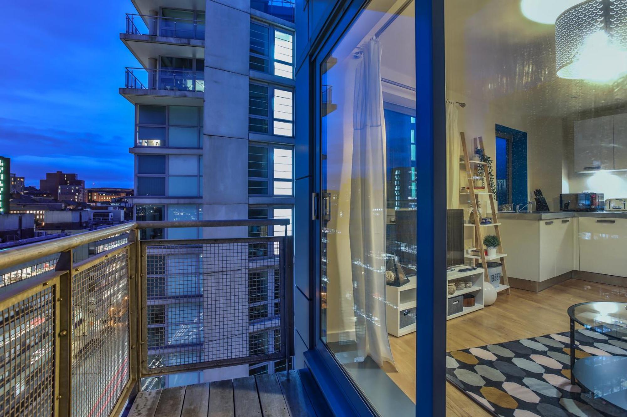 Skyview Apartment By Noknokstay - City Centre With Parking - Group, Family, Business Sheffield Exteriér fotografie